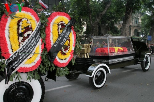 Upacara belasungkawa kenegaraan Almarhum Jenderal Vo Nguyen Giap - ảnh 34